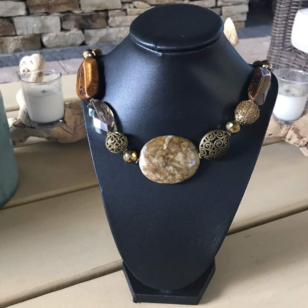 🎁NWOT Statement Necklace & Earrings